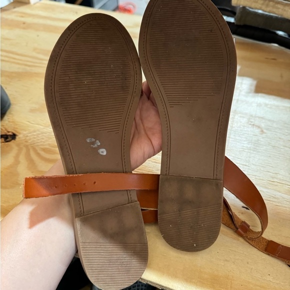 Women's Steve Madden Dairr Flat
Sandal size 9,5 - Picture 6 of 7